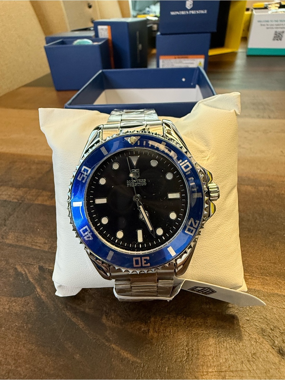 Montres Prestige x Invicta Men's Quartz Diver (Model MPW-0082)